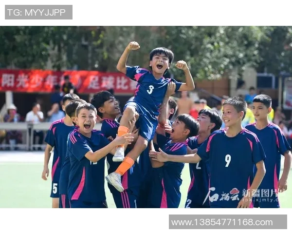 喜爱足球穿短球袜的球星们：他们如何用个性展示场上风采