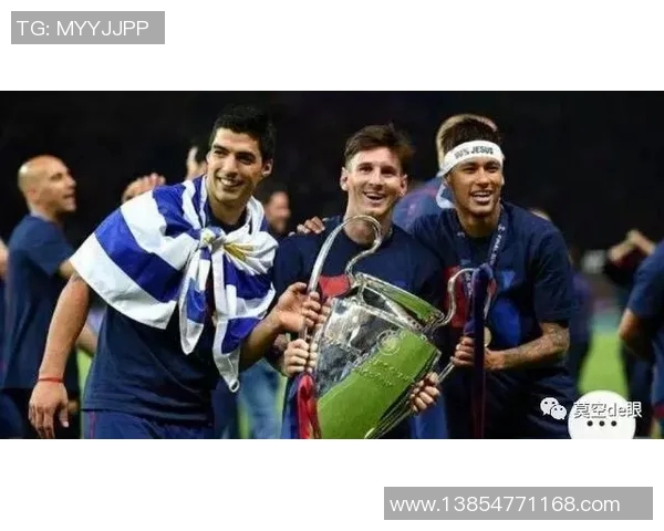 聚焦足球巨星背后的故事与荣耀探索球场内外的辉煌与挑战